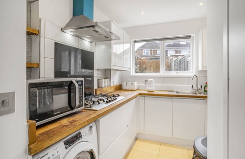 Luton Casa | Spacious 3-Bed Home in Luton with Free Parking