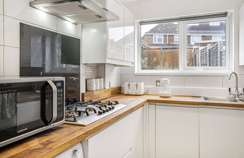 Luton Casa | Spacious 3-Bed Home in Luton with Free Parking