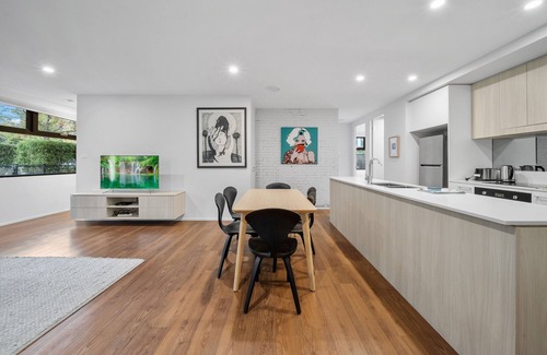Turner Apartamento | Spacious 3-Bed Home with Alfresco Dining Patio