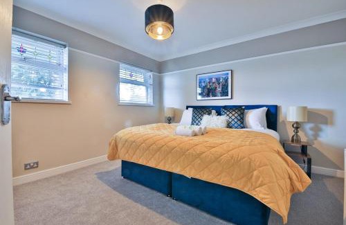 Fairwater Casa | Spacious 3 Bed Home with Pool Table
