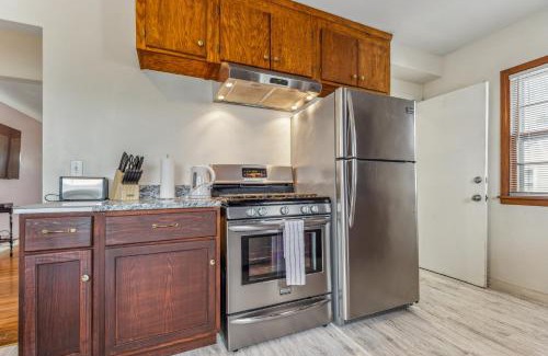 Crystal Apartamento | Spacious 3-Bed Loft Home, Private Deck & Fire Pit