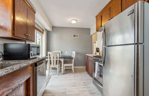 Crystal Apartamento | Spacious 3-Bed Loft Home, Private Deck & Fire Pit