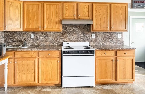 Riverview Apartamento | Spacious 3-bed Suite in Browntown, Near Dining & Fun