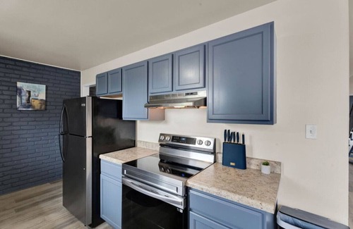 Sterling Heights Apartamento | Spacious 3-Bedroom Oasis with Free Parking