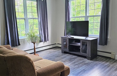 Queens County Casa | Spacious 3 bedroom pet friendly country home, with a large back yard.