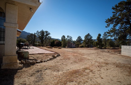 Pinyon Pines Casa | Spacious 3-bedroom mountain villa with fireplace