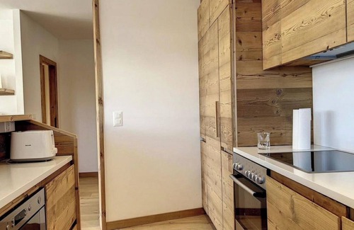 Noes Apartamento | Spacious 3-bedroom apartment with XL terrasse in the centre of Crans