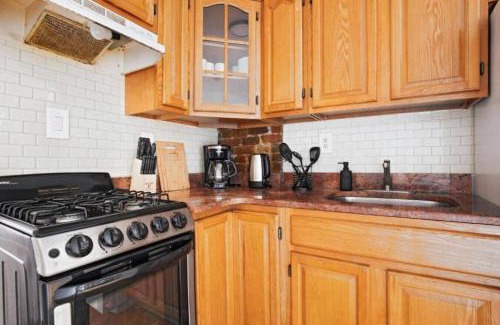 East Harlem Apartamento | Spacious 3-Bedroom, 2-Bath Apartment in Prime NYC Location