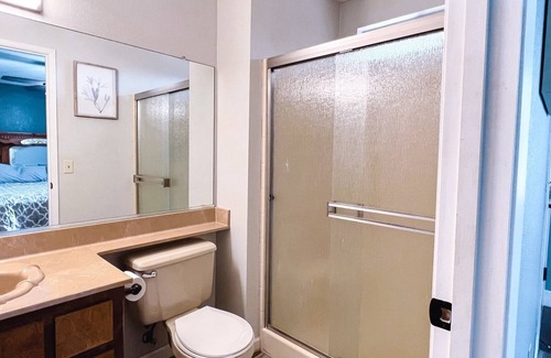 Tulare Casa | Spacious 3 bedroom 2 bath Tulare House