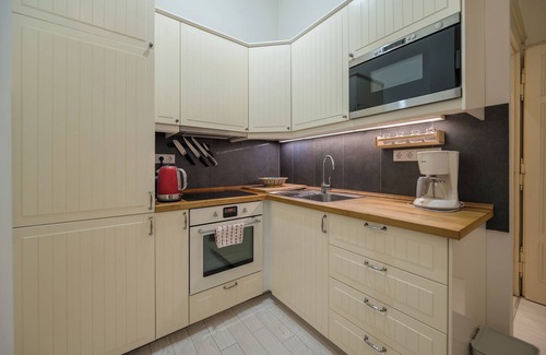 Terezvaros Apartamento | Spacious 3 bedroom, 3 ensuite bathroom elegant apartment near the Opera House