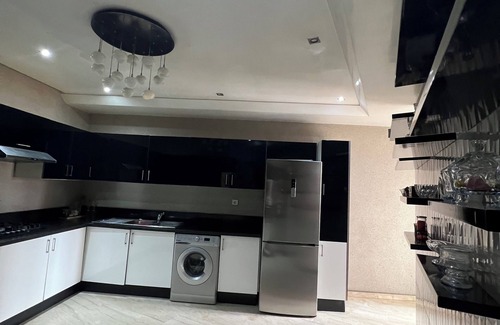 SOUR JDID Apartamento | Spacious 3-bedroom apartment in fabulous Casablanca with AC