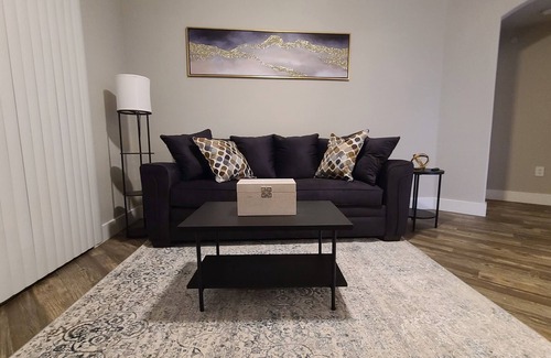Fort Worth Apartamento | Spacious 3 Bedroom Apartment in lower Westside