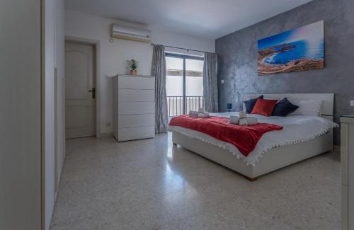 Il-Balluta Apartamento | Spacious 3 bedroom Apartment in the Heart of St Julians