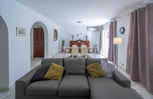 Il-Balluta Apartamento | Spacious 3 bedroom Apartment in the Heart of St Julians