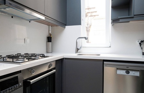 Cihangir Apartamento | Spacious 3-bedroom apartment with WiFi, AC in charming Istanbul