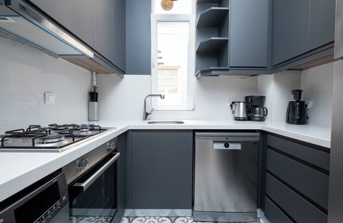 Cihangir Apartamento | Spacious 3-bedroom apartment with WiFi, AC in charming Istanbul