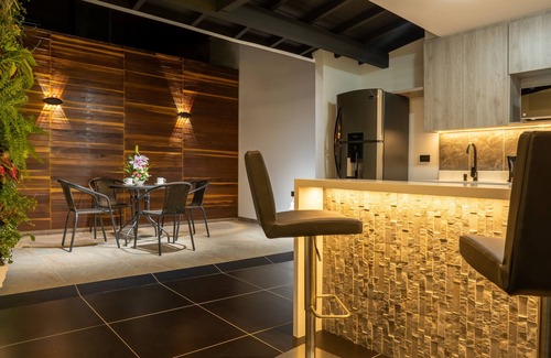 Laureles Apartamento | Spacious 3-bedroom apartment in Laureles Medellín with AC on each bedroom, WiFi