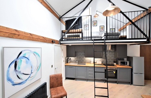Bristol Apartamento | 3 Bedroom Mezzanine -DDSS-De Lujo-Apartamento-Baño Privado