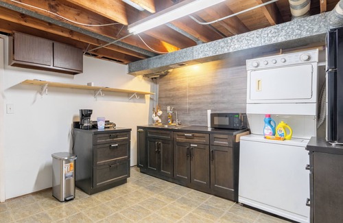 Bartlett Apartamento | Spacious 3-bedroom apartment with AC,WiFi in charming Bartlett,free washer/dryer