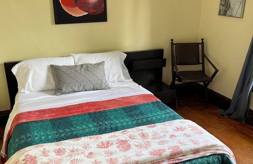 Syracuse Apartamento | Spacious 3-bedroom apartment with WiFi, AC in Syracuse