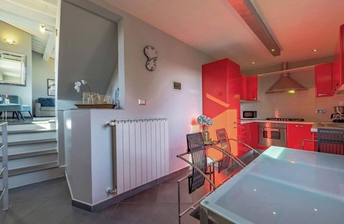 Santa Maria Novella Apartamento | Spacious 3-Bedroom Apartment with Stunning Rooftop Terraces in San Lorenzo