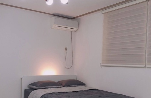 Dunsan-dong Apartamento | Spacious 3-bedroom apartment with AC, WiFi in charming Daejeon