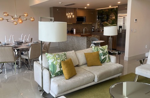 Playa Mujeres Apartamento | Spacious 3-bedroom apartment in phenomenal Cancún with AC, WiFi, fitness room