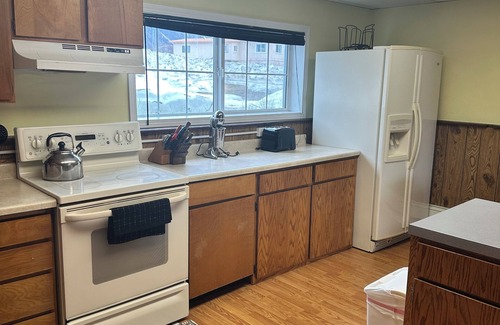 Valdez Apartamento | Cozy 3-bedroom apartment in the heart of Valdez with WiFi