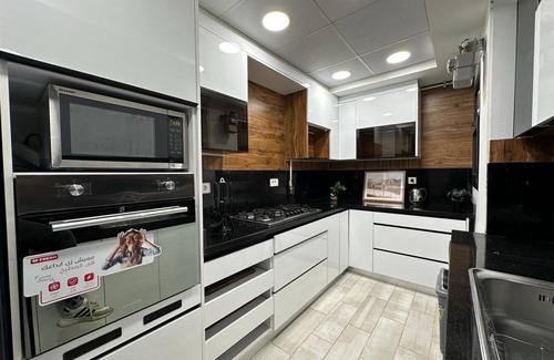 Nasr City Apartamento | Spacious 3-bedroom apartment with WiFi, AC in charming Cairo