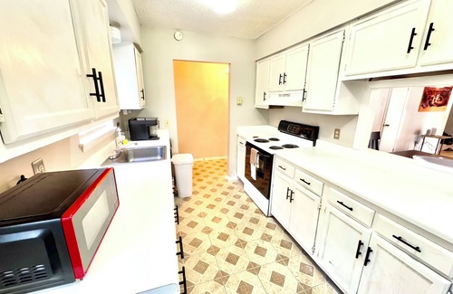 Hinesville Apartamento | Spacious 3-bedroom corporate apartment with WiFi, AC in welcoming Hinesville