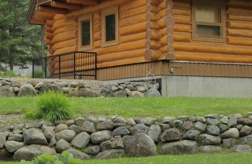 Clearwater Cabina | Spacious 3 Bedroom, 3 Bathroom Cabin near Wells Gray Waterfall in Beautiful BC!