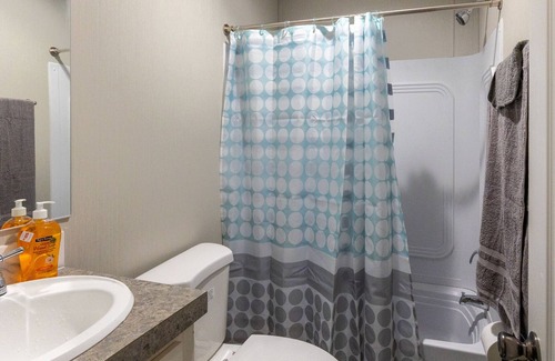Nichols Cabaña | Spacious 3 bedroom cottage South Lakeland/Parking