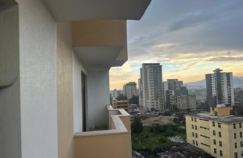 Kirkos Apartamento | Spacious 3-bedroom apartment in pleasant Addis Ababa with fitness room