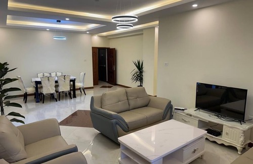 Kirkos Apartamento | Spacious 3-bedroom apartment with Gym room and AC in vibrant Addis Ababa