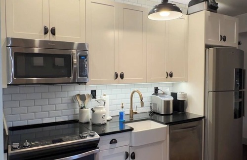 Crown Heights Apartamento | Spacious 3-bedroom Full Apartment with WiFi in the heart of Brooklyn.