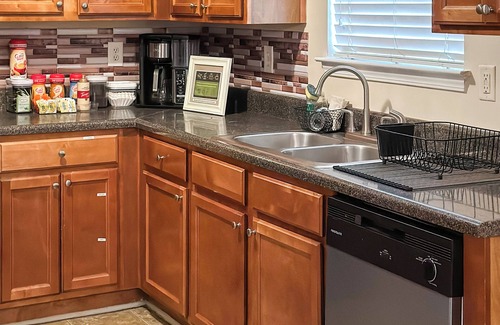 Riverdale Casa | Spacious 3 bedroom Getaway: Perfect for families: 10 mins away from Airport