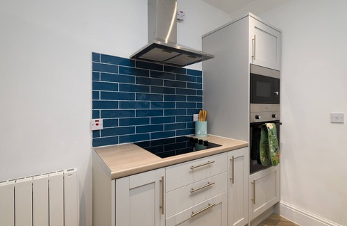 Exeter Casa | Spacious 3 Bedroom Home in Central Skewen