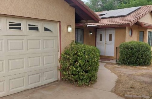 Hesperia Casa | Spacious 3 bedroom house with WiFi and AC in charming Hesperia