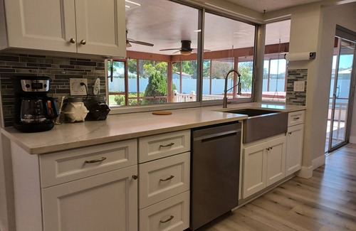 Highland Casa | Spacious 3-bedroom house with HOT TUB and MOVIE THEATRE 8 minutes from RACEWAY