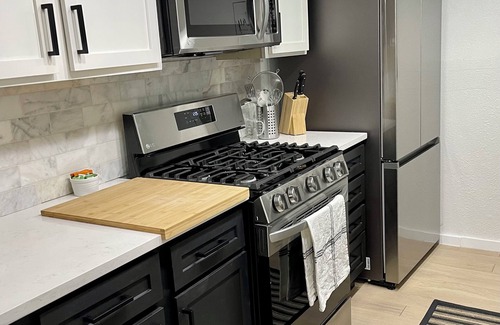 Riverside Casa | Spacious 3-bedroom house in central Austin for mid-term rental