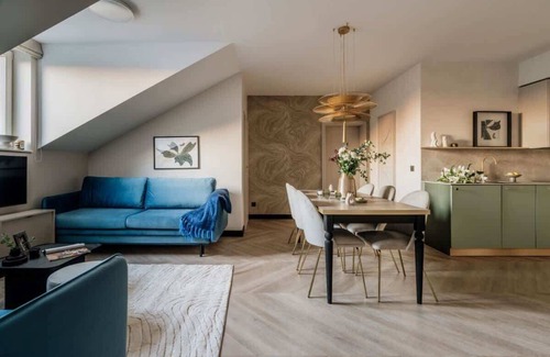 Piasek Południe Apartamento | Spacious 3-Bedroom Retreat with City Views