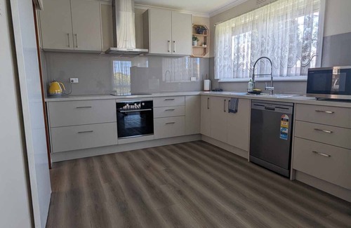 Noble Park Casa | Spacious 3-bedroom sanctuary