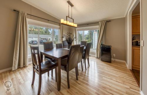 East Kootenay Cabina | Spacious 3-Bedroom Trailer Home in Fernie