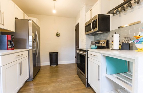 Rosedale Casa | Spacious 3 bedroom home near KUMED and Westport in Kansas City