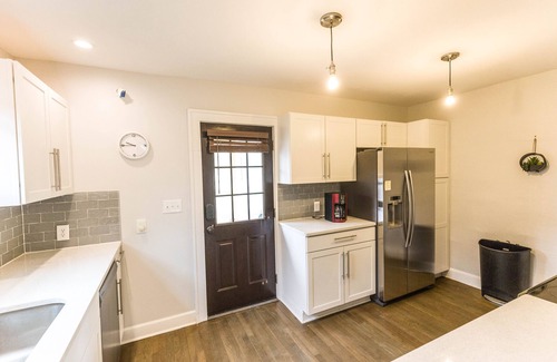 Rosedale Casa | Spacious 3 bedroom home near KUMED and Westport in Kansas City