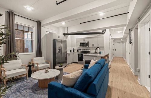 Center City Apartamento | Spacious 3-Bedroom Retreat in Center City