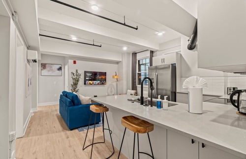 Center City Apartamento | Spacious 3-Bedroom Retreat in Center City