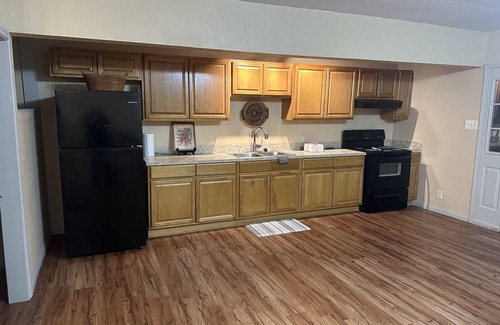 Lakeview  Jefferson County Casa | Spacious 3 bedroom home. Cajun Capital of Texas! Experience great fishing.