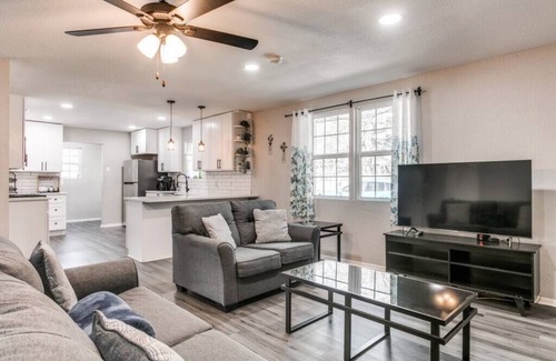 Shady Shores Casa | Spacious 3 bedroom house with Beautiful Kitchen