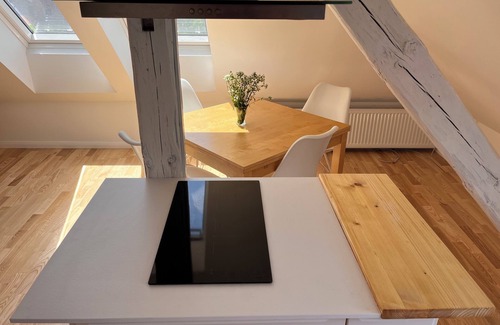 Siska District Apartamento | Spacious 3-bedroom with AC and WiFi in Ljubljana